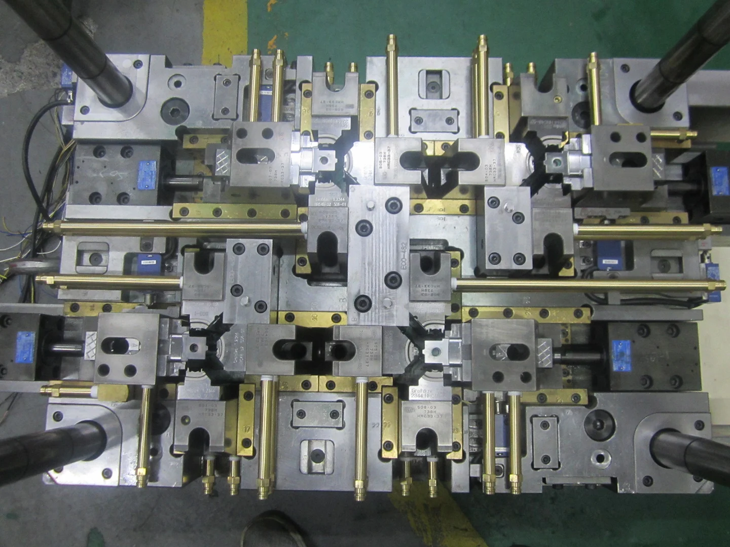 injection-moulding-04