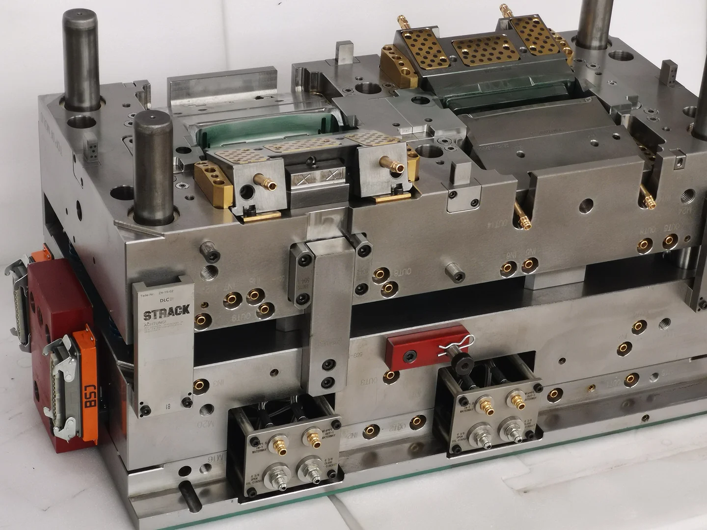 injection-moulding-07